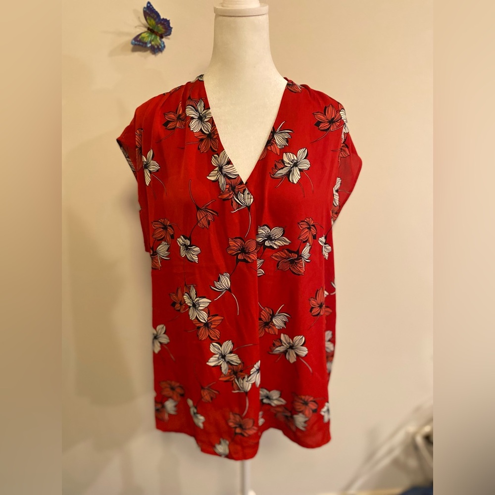 Banana Republic Floral Red Women's Top V neck size Large